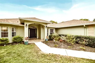 Image de Beautiful mini farm and Farmhouse 20 min to World Equestrian Centre Ocala!