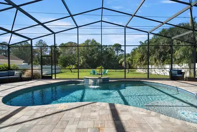 Image de Coastal Retreat 0. 8 miles from Beach! Backs up to Nature Preserve!