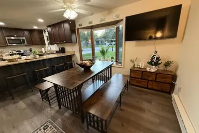 Image de Cozy lake house vacation retreat close to Orlando theme parks and beaches!