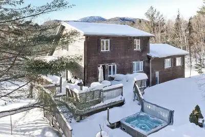 Image de Cocooning and spa Mount Orford ski cottage. Pet-Friendly!