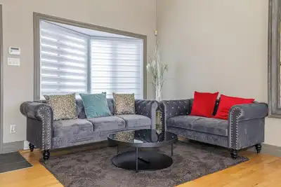 Image de Unique Waterfront House 4 BDRs/ Near Mtl/ Fishing