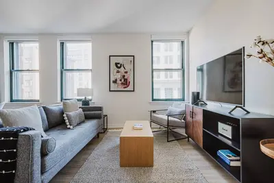 Image de Blueground | Downtown, gym & w/d, nr harbor