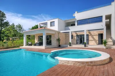 Image de Villa Onyx for 12 people near Poreč with 65 m2 private pool and jacuzzi