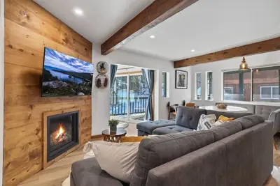 Ski In/Out | Hot Tub & Slopeside Views | Sleeps 4