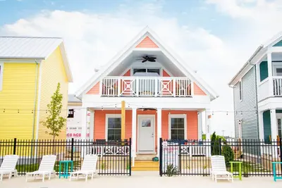 Image de The Getaway: 3 bed/2 bath Lakeside Cottage w/ King Beds!