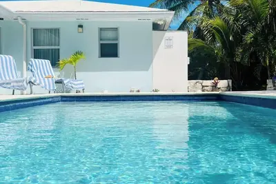 Image de Private Pool Villa | Bikes | Walk to Leeward Beach
