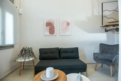 Mylos 2 Modern Apt, By IdealStay Experience