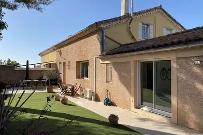 Image de Balaruc-les-Bains: Appartement spacieux avec jardin, clim, parking et wifi