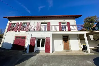 Image de Cambo-les-Bains : T3 rénové, 4 pers, proche thermes, wifi