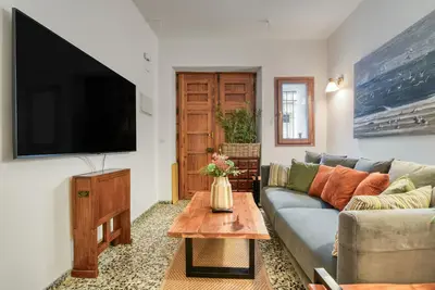 Image de Maison de vacances 'Bougainvillea' avec vue sur les montagnes, terrasse privée et Wi-Fi