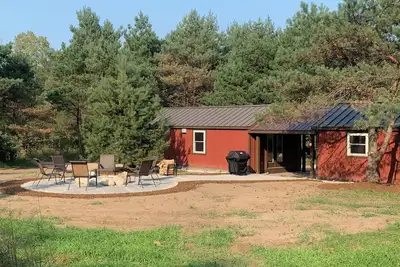 Image de Cozy 2 Bedroom Cottage in the Woods, Near Enchanting Petoskey, Mi, With WiFi