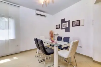 Image de Casa Verde, located in the village Artatore, 150 m distance from the sea, for 5 people.