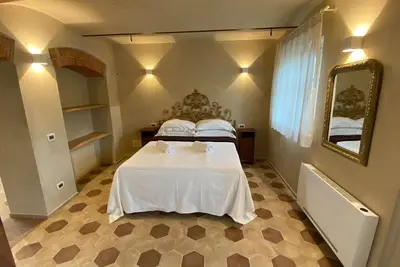 Image de Cascina Bricco San Pietro, accommodation with room, living room/kitchen, Finnish sauna