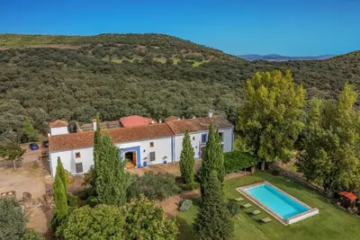 Image de Beautifully Restored 7 Bedroom Olive Mill with Private Pool in it's own Forest