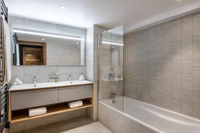 Image de Wifi, pied des pistes de ski, 4ème étage, vue montagne, remise en forme, sauna, hammam, terrasse