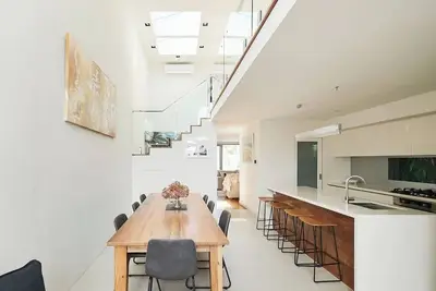 Image de Swanston Sands Sophisticated Comfort by the Beach