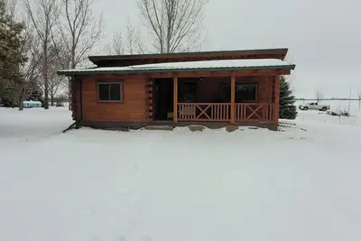 Image de The Cabin at Lake Elsie, a 2-bedroom log cabin with Ac near Hankinson, Nd
