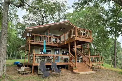 Image de Cozy rustic cabin on two fishing ponds in tranquil Rusk, Tx