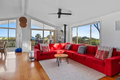 Image de Ventnor Vista - Stunning 4-Bedroom Ocean View Retreat