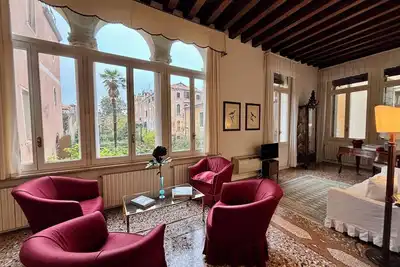 Image de Monty Don's secret garden on the Grand Canal