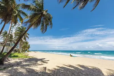 Image de Condado Apt- Private Beach, Pool, & Family Ready!