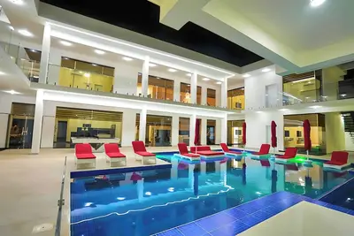 Image de Sos 13br Stunning Luxury Mansion +Bonus