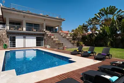 Image de Villa Sonnenland Grande | Private Outdoor Pool | Bbq Facilities | Shaded Outdoor Dining Area | Sonnenland | Gran Canaria Aside