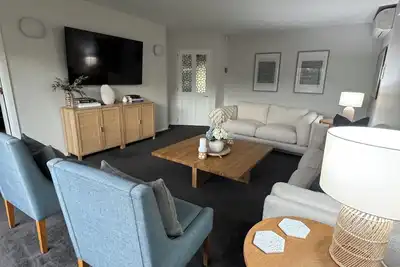 Image de Large 5 Bedroom home 10mins to Christchurch airport. Wheelchair facilities