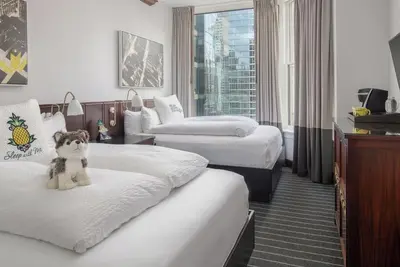 Image de Elegant Room w/ Modern Conveniences & Walkable to Major Attractions