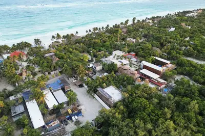 Image de Beautiful 8br Just 20 Meters from the Sea Tulum Zh