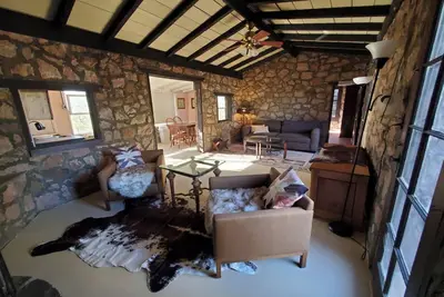 Image de Tucson Desert Deer Trail Cabin Spacious 2b with Amazing Mountain View