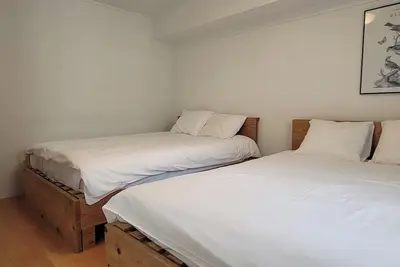 Image de 6 persons room 2 Double bed and Double size bed / Shinjuku-ku Tokyo