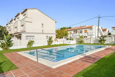 Image de Maison avec piscine et barbecue à 200m plage