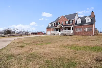 Image de Spacious 5-bedroom Manor, Movie Room, Horse Views and Pony Parties