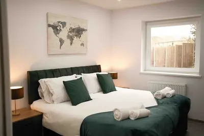 Image de Sleeps 5 - Woodston Flat - Secure Parking