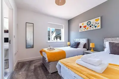Image de Spacious 3 bed, 2. 5bath-Sleeps 6