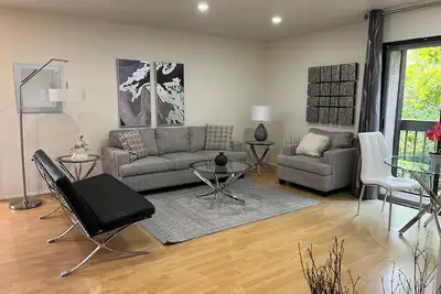 Image de 5. Outstanding Apt 2-bd, 2Bath, Tree-top views