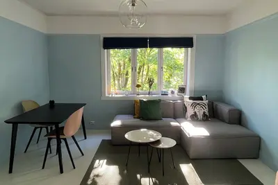 Image de Centric 1-bedroom apartment right by Hallénparken