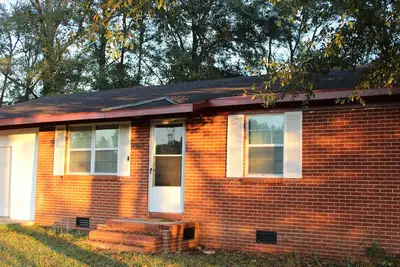 Image de Charming Abbeville retreat near Lake Eufaula—comfort, charm, and serenity.