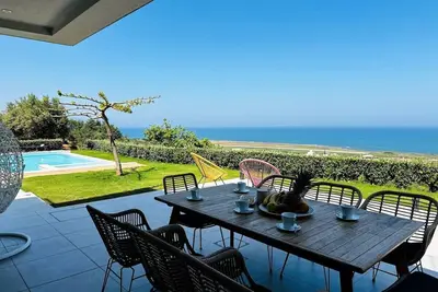 Image de Ocean Crest Villa 10pl 4bd 3ba. 3min to beach