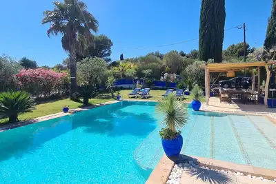 Image de villa tout confort avec piscine chauffée