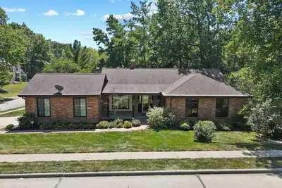 Image de Cozy north side gem in Woodridge