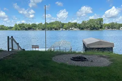 Image de Charming 2-bedroom cabin on beautiful Lake Francis in Elysian, Mn