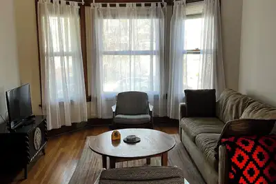 Image de Cozy, Natural Albany Park Apartment