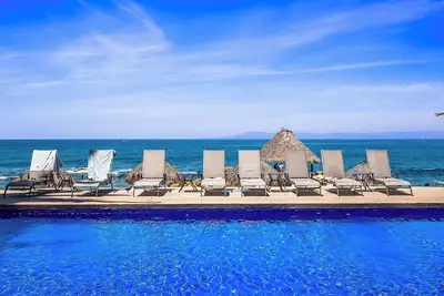 Image de 3-bedroom condo Playa Esmeralda Puerto Vallarta  beach front