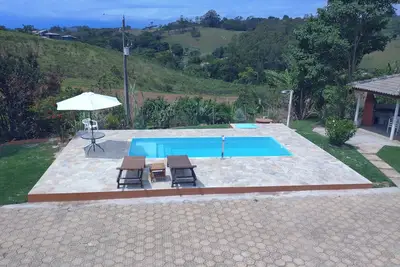 Image de Peaceful retreat surrounded by nature. Comfortable house for families, pet friendly.
