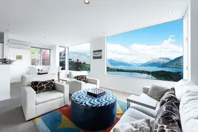 Image de Panoramic Lake Wakatipu Escape