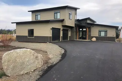 Image de Pines Place- Spacious 4 bedroom 3 bath home in McCall with modern amenities