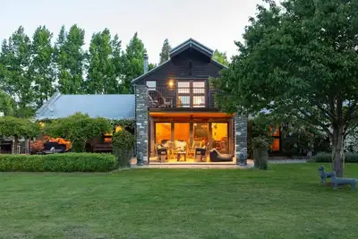 Image de Karavanserai | Outdoor Fireplace | Spacious Home