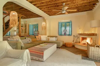 Maison de vacances 'Lefkadas Bohemian Cottage' avec vue montagne, Wi-Fi et climatisation